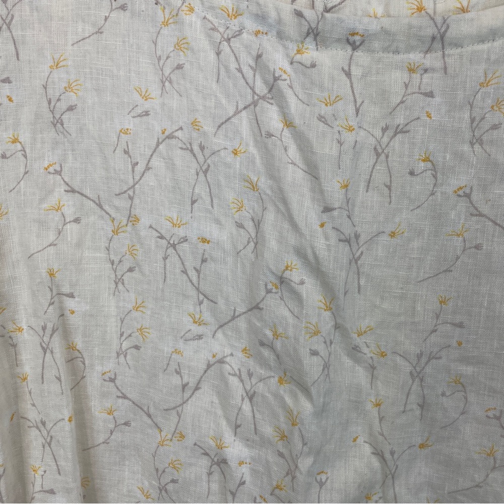 Linen button back top - Picture 3 of 4